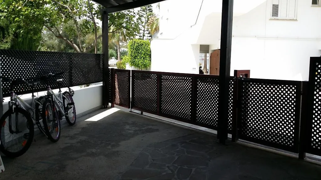 Yialos Holiday Apartments 0*, Perivolia