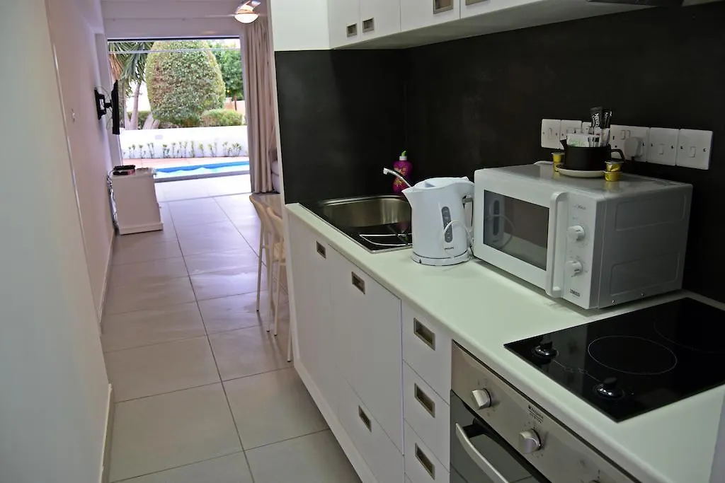 Yialos Holiday Apartments Periwolia