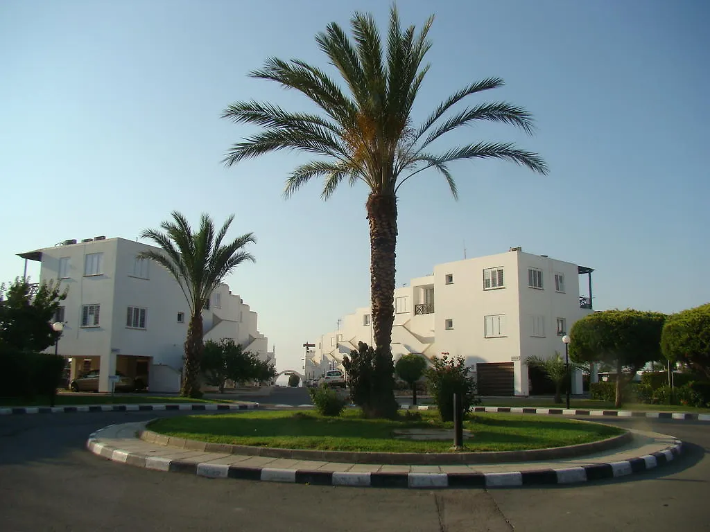 Yialos Holiday Apartments Periwolia