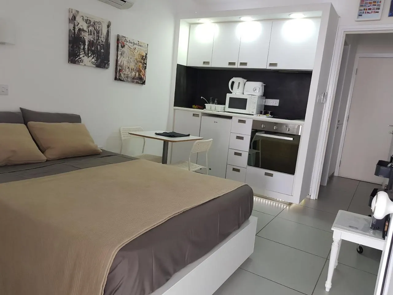 Yialos Holiday Apartments Periwolia Cypr