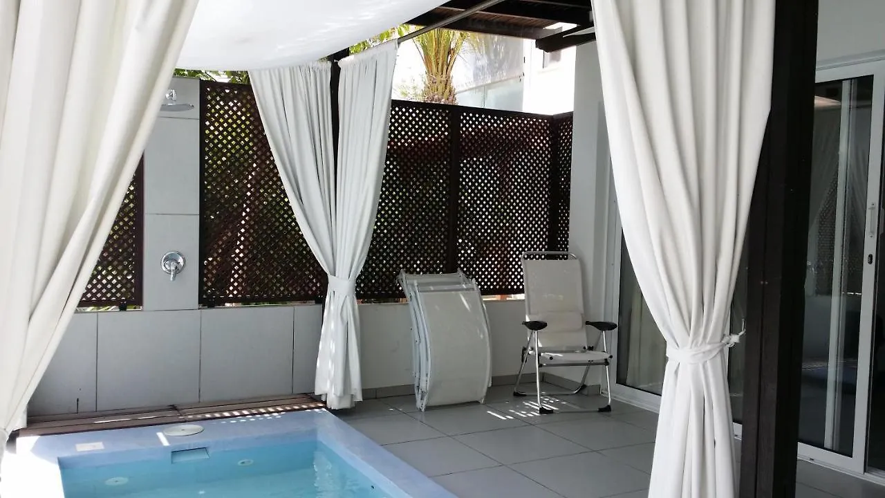 Yialos Holiday Apartments  Perivolia
