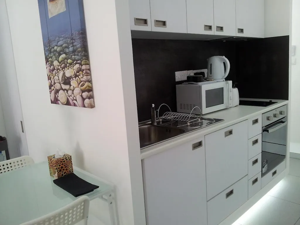 Yialos Holiday Apartments ペルボニア