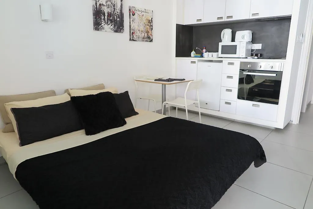 Yialos Holiday Apartments ペルボニア キプロス
