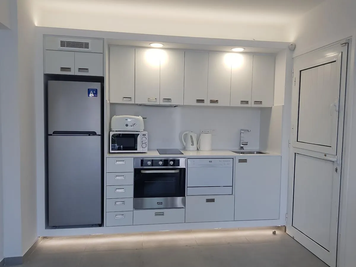 Yialos Holiday Apartments ペルボニア