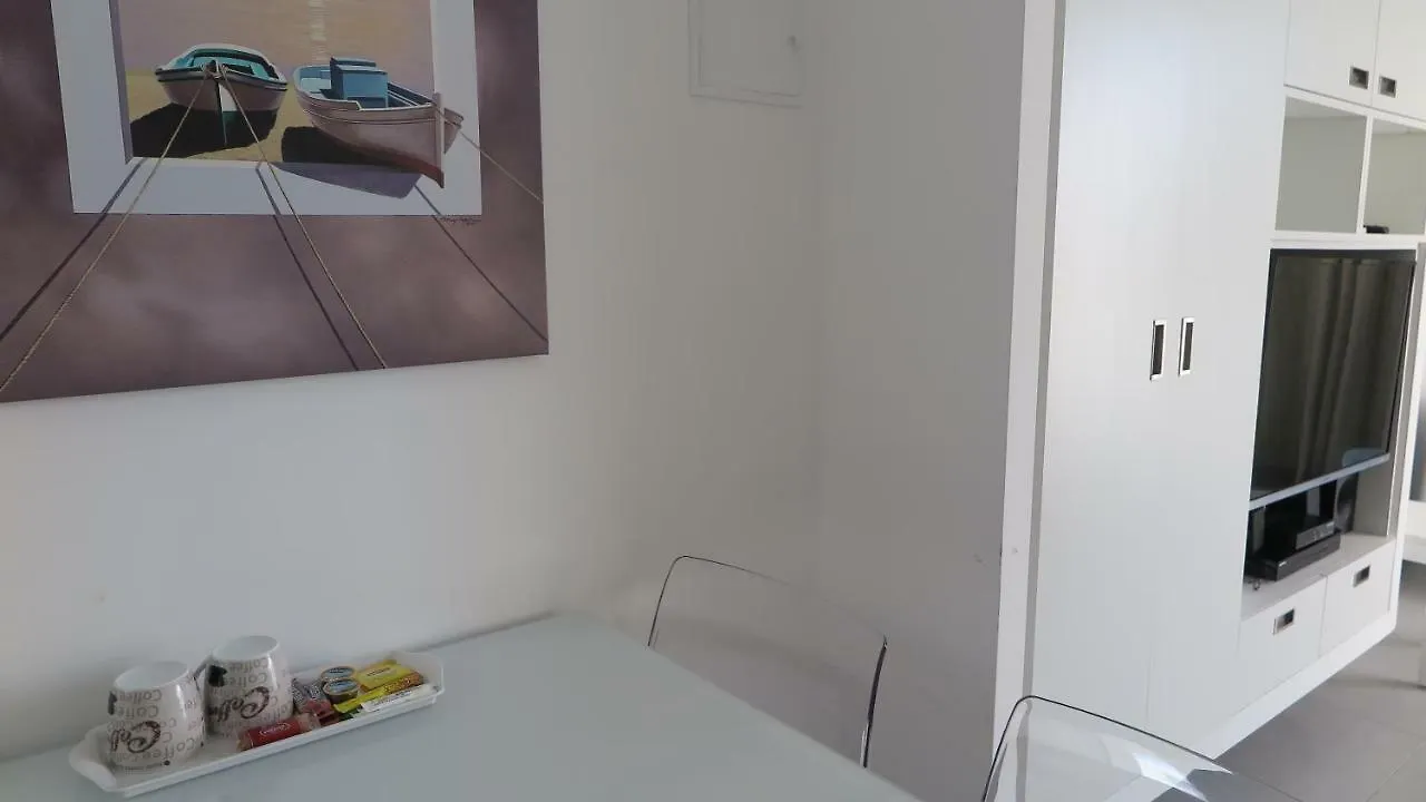 Yialos Holiday Apartments ペルボニア